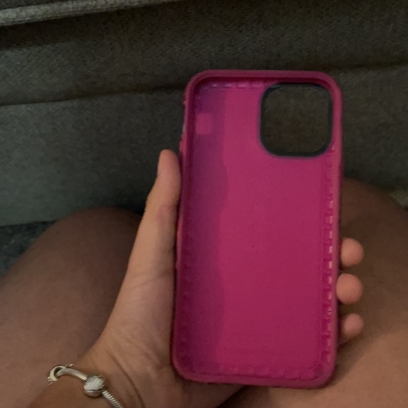 The cases is called speck for the iPhone 11pro - Picture 3 of 4